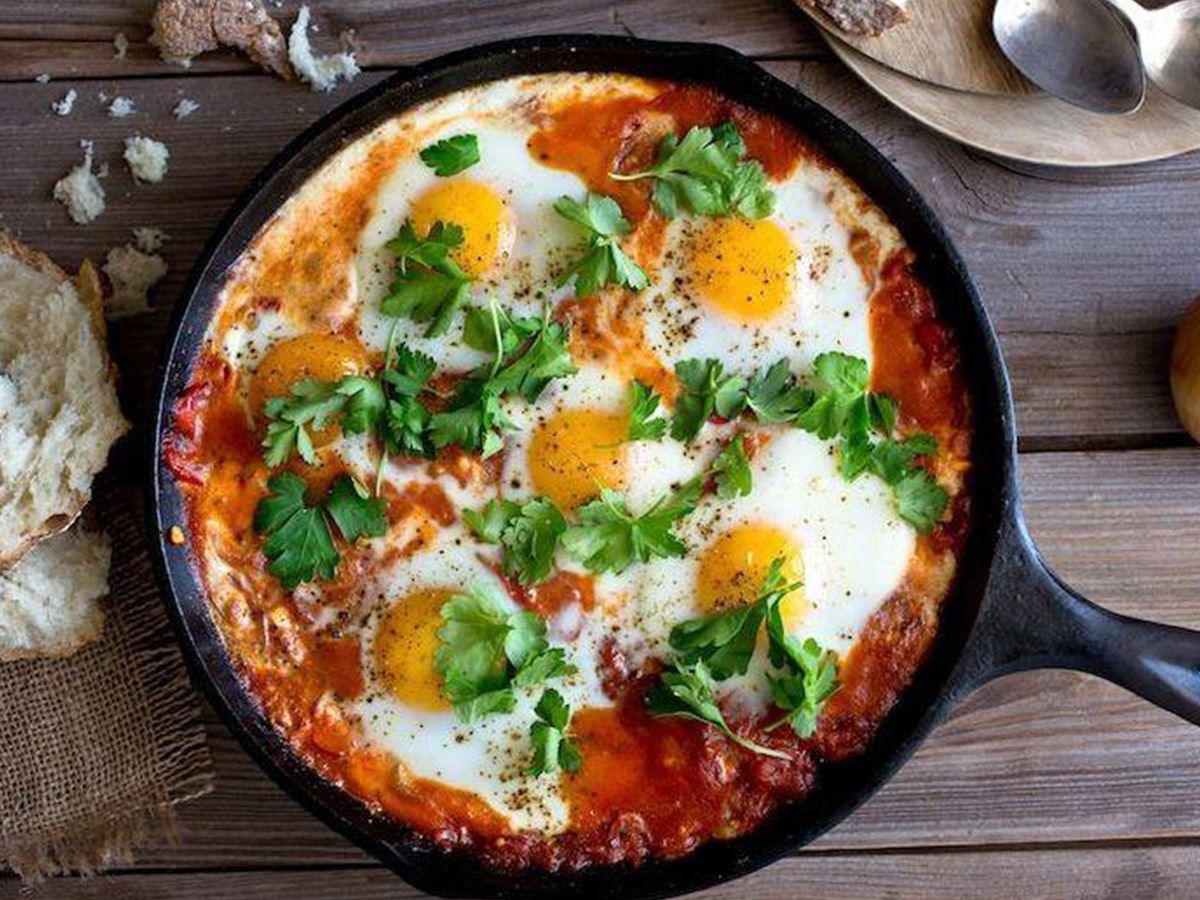 Shakshoka eggs Platter