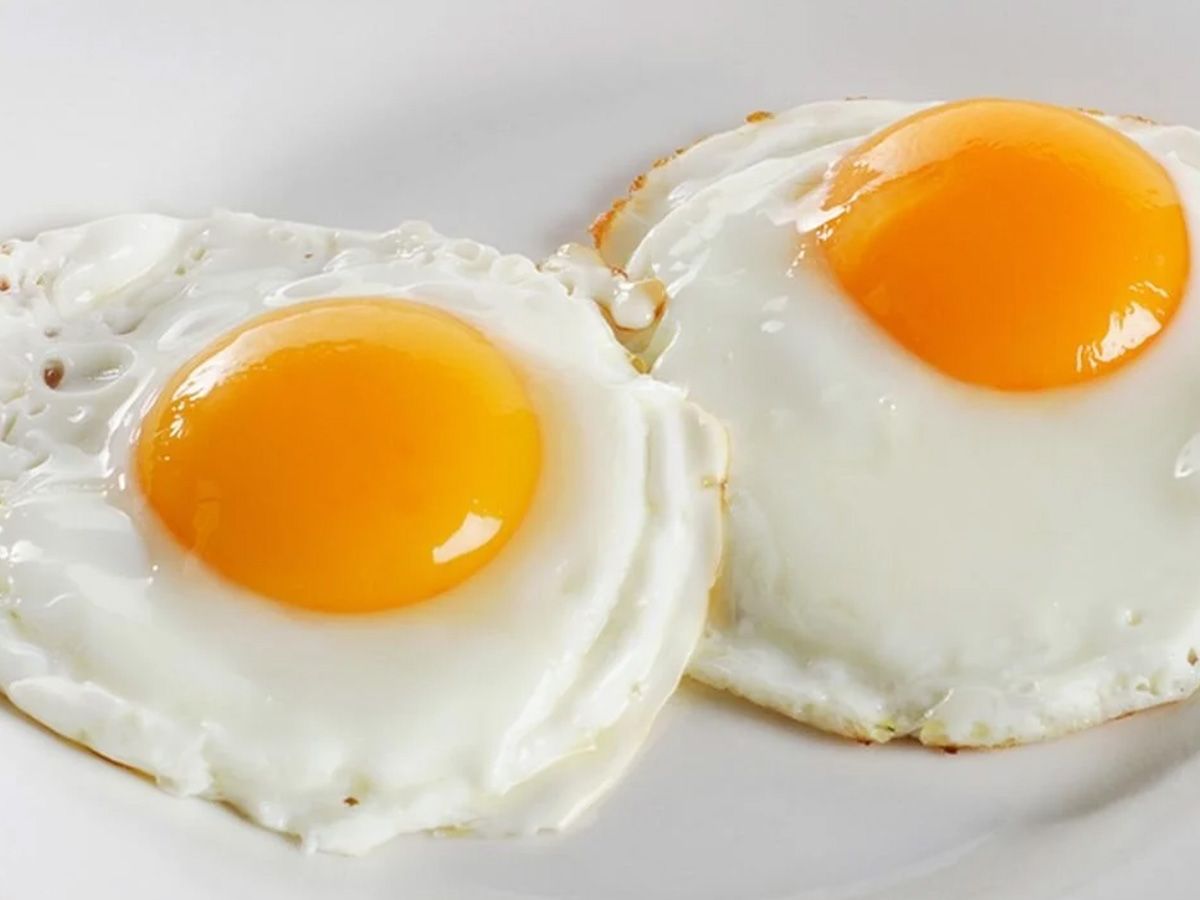 Omelette sunny side up eggs Platter