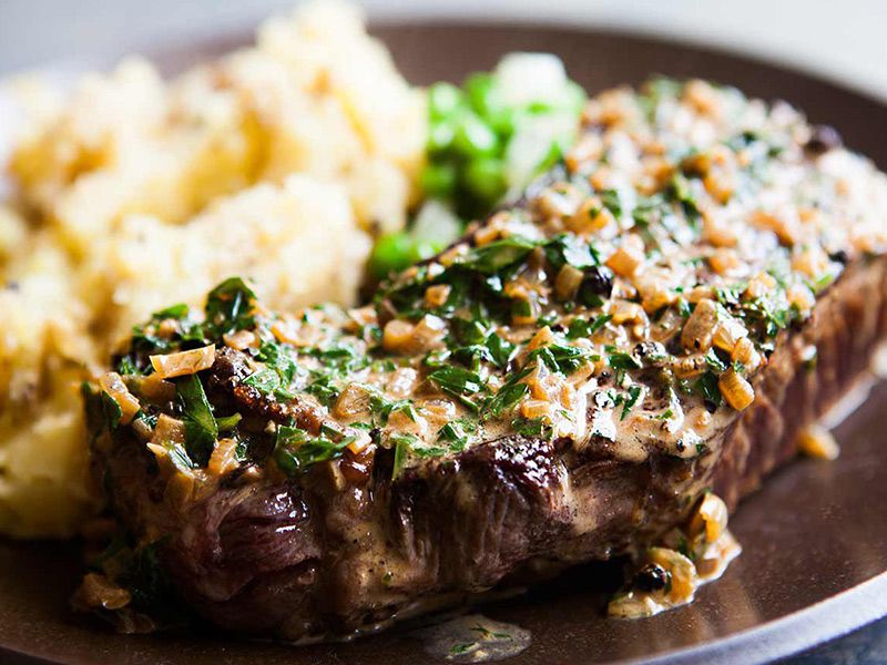 Beef Steak With Pepper Sauce Platter