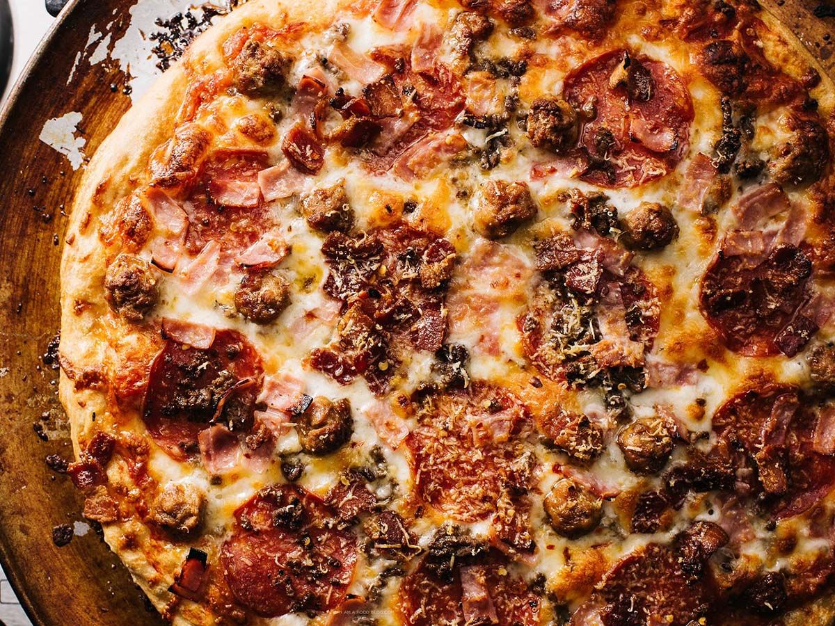 Beef super supreme pizza