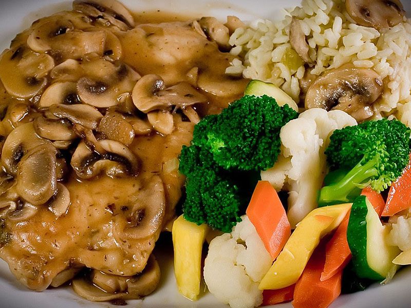Piccata With Mushroom And Rice Platter