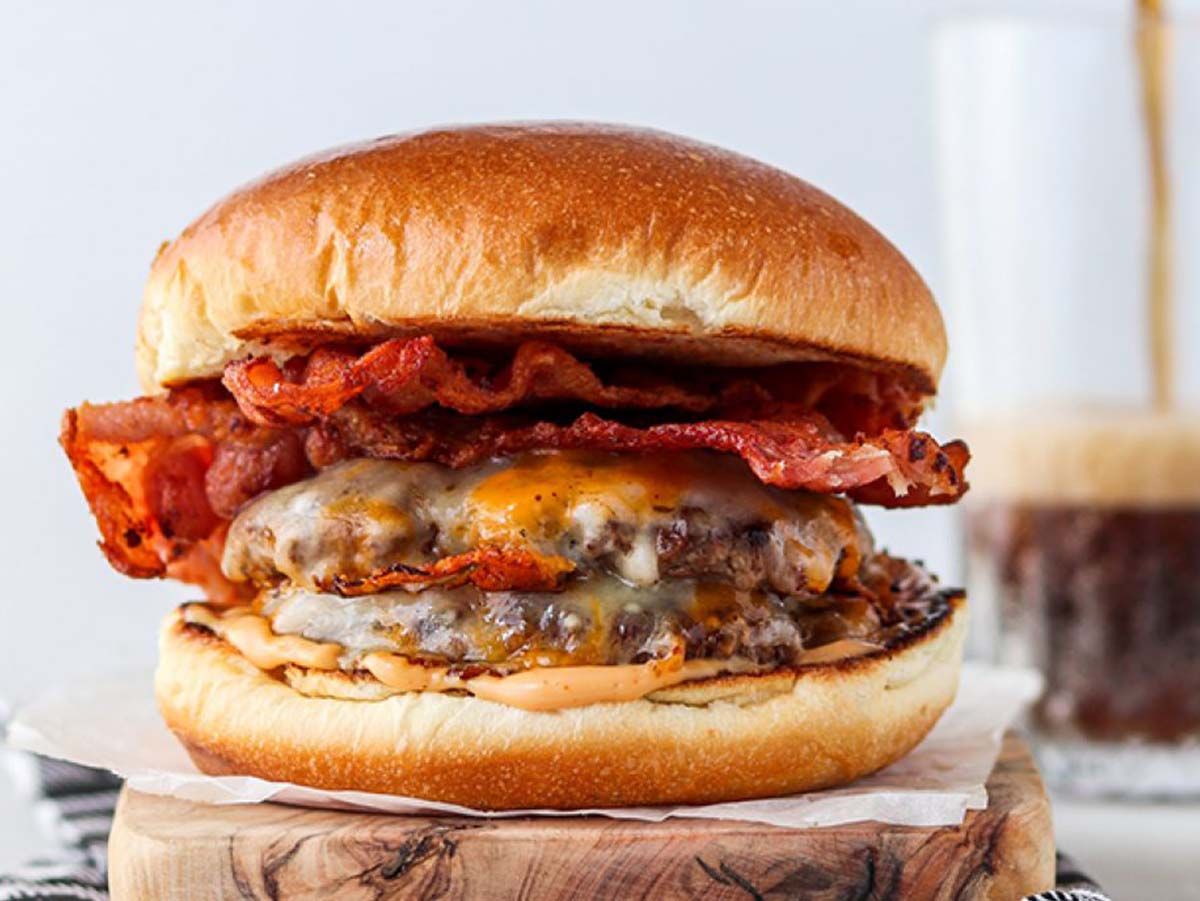 becono burger sandwich