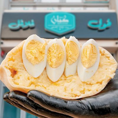 Boiled egg puree potato sandwich