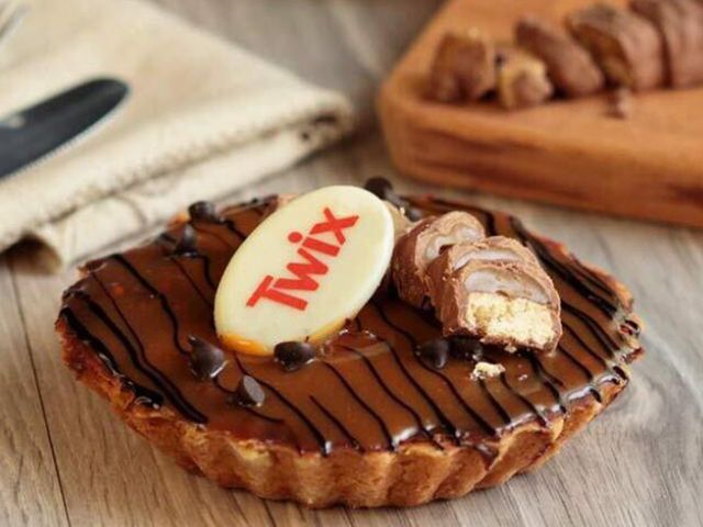 Twix Chocolate Tart