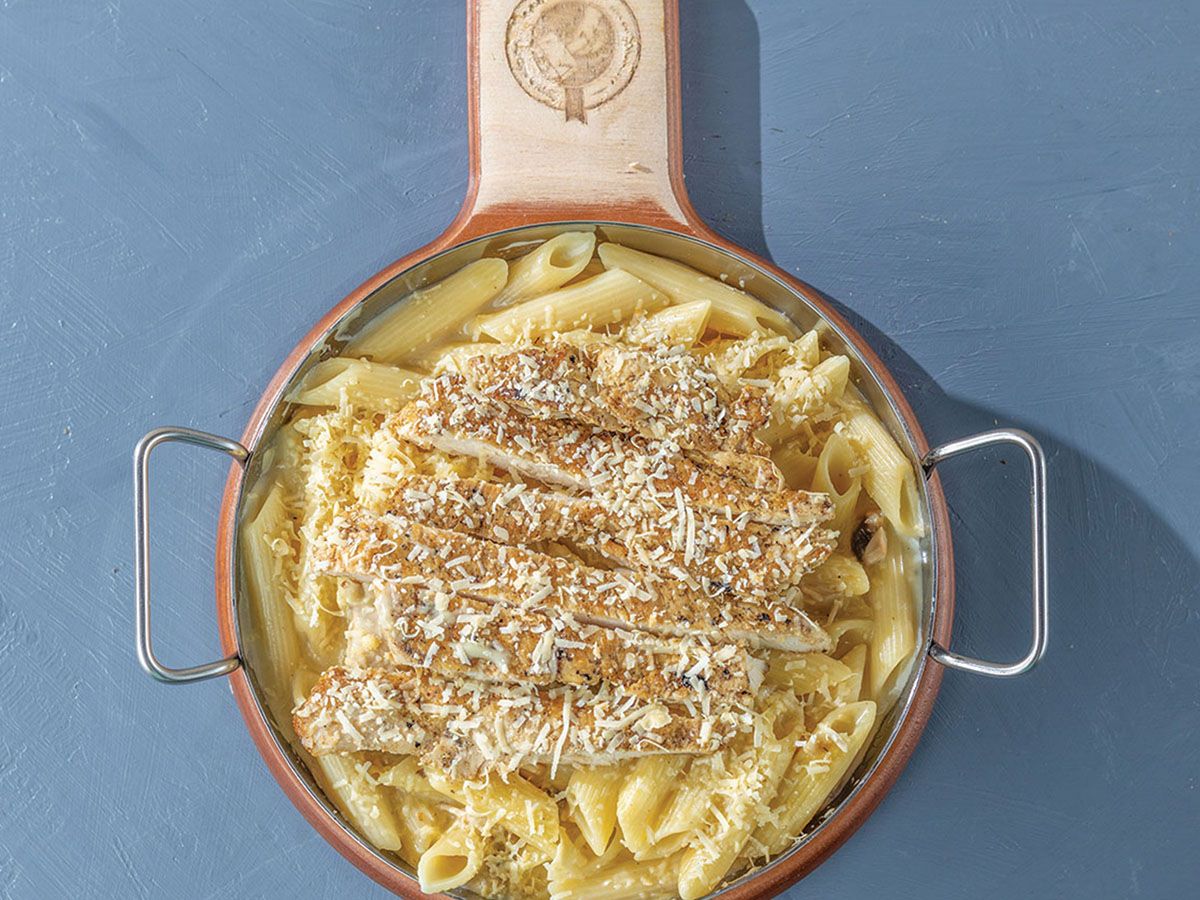 CHICKEN alfredo pasta