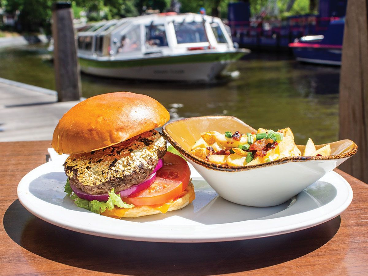 CHICKEN BURGER