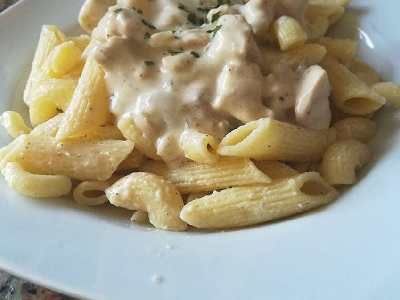 Chicken Alfredo Mozzarella Pasta
