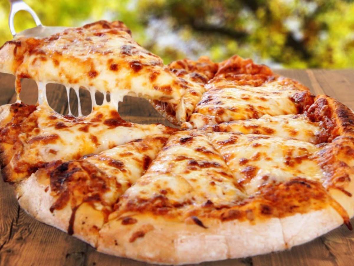 Pan Chicken Supreme Pizza