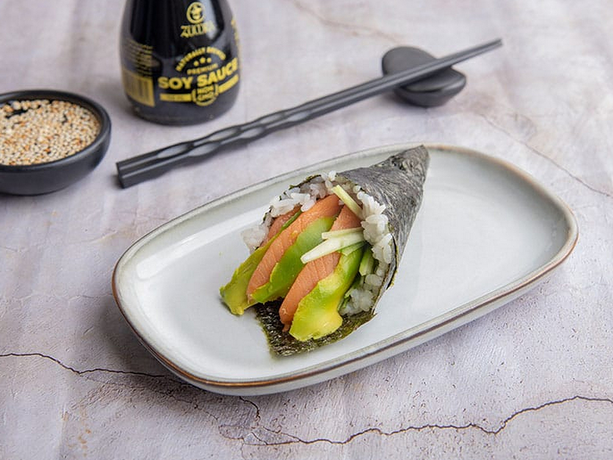 1 Spicy Salmon Temaki