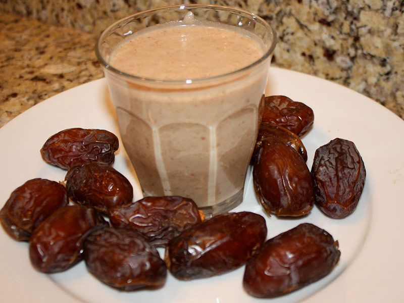 Dates With Milk