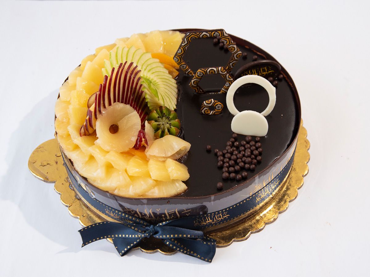 Torte Half Fruit And Half Chocolate Size 24