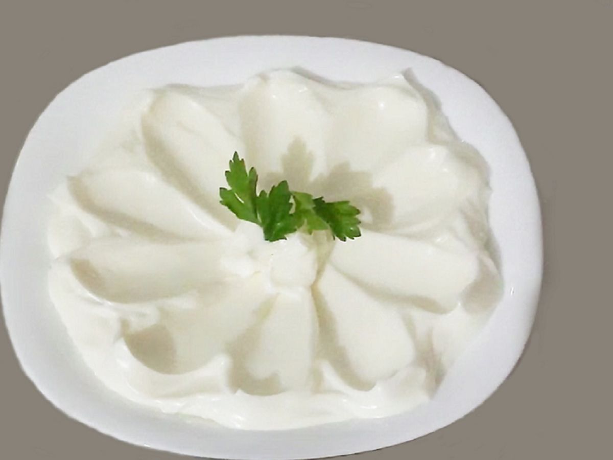 Garlic dip salad
