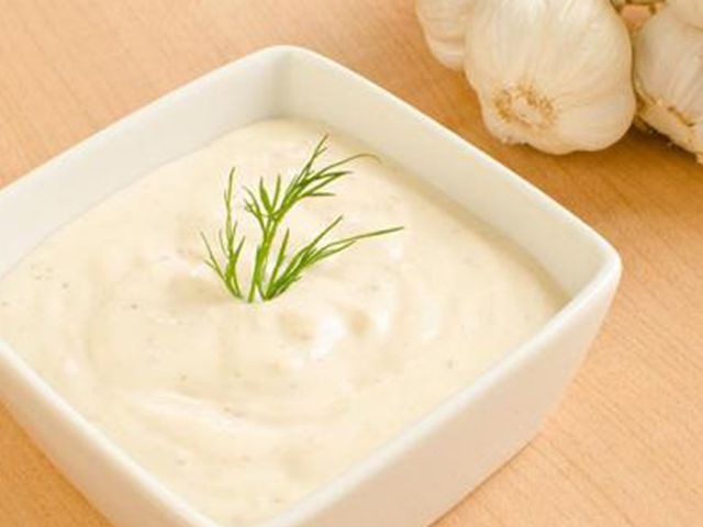 Small garlic dip