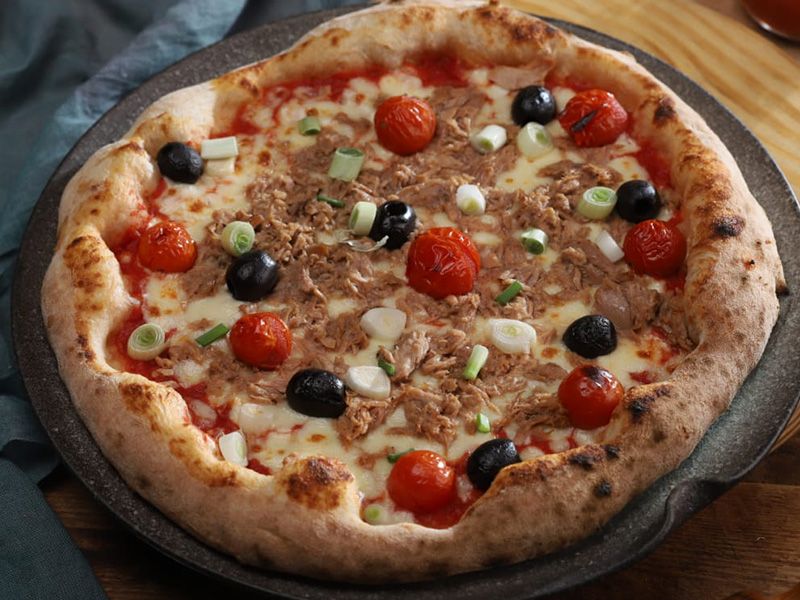 Tuna Napoli Pizza