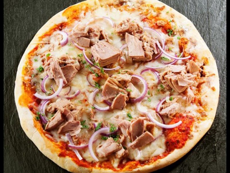 tuna pizza