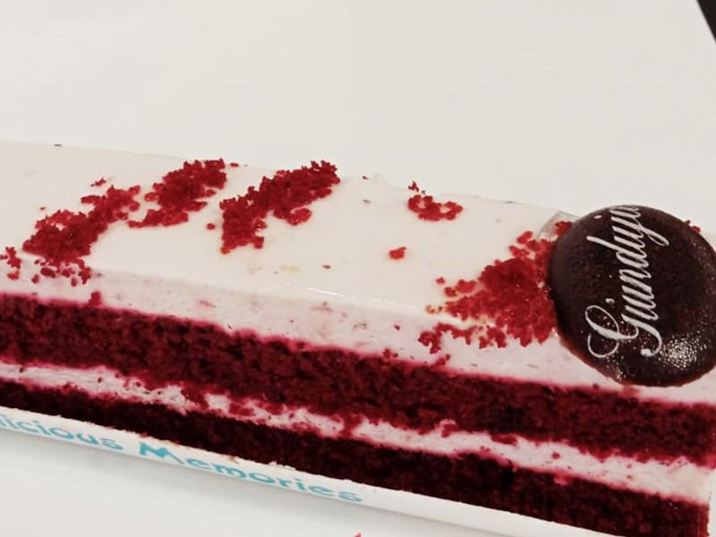 Red Velvet With Strawberry Gateaux