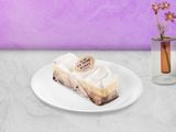 White lux Gateau