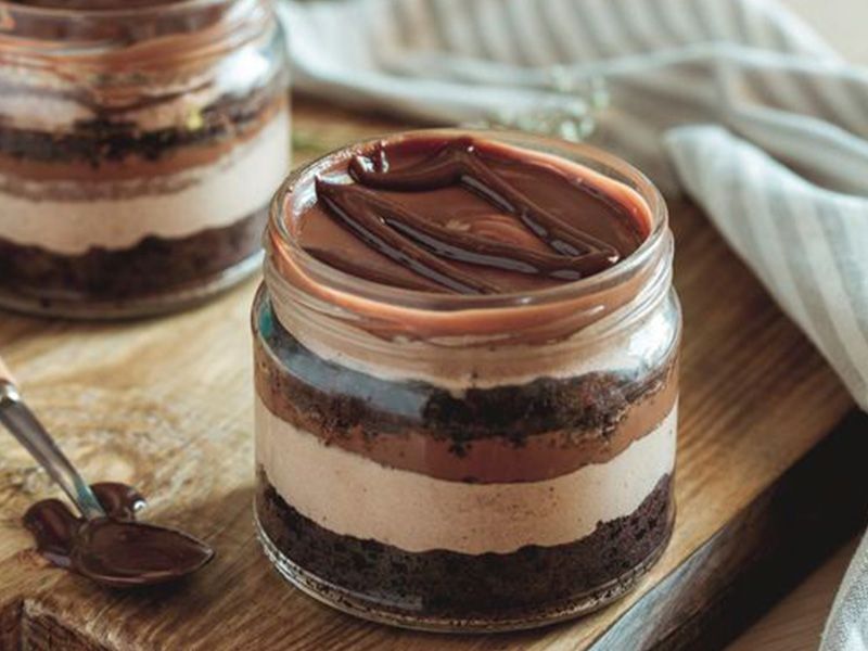Gateau Jar