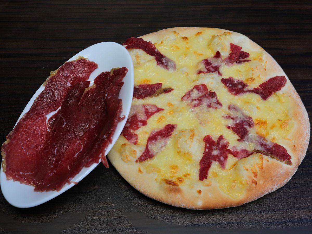 Cheese with pastrami Manoucheh