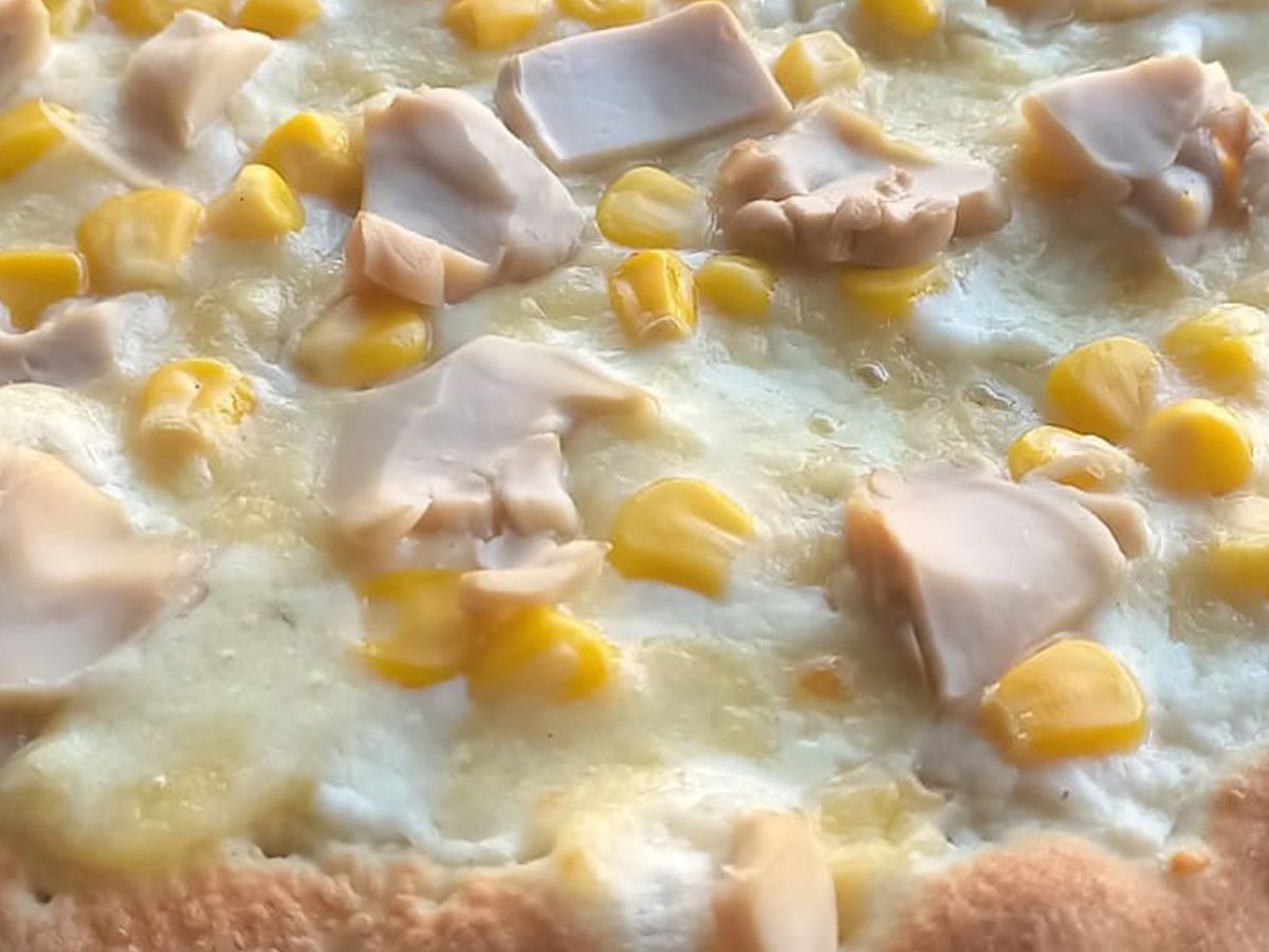 Cheese with mushroom and corn Manoucheh