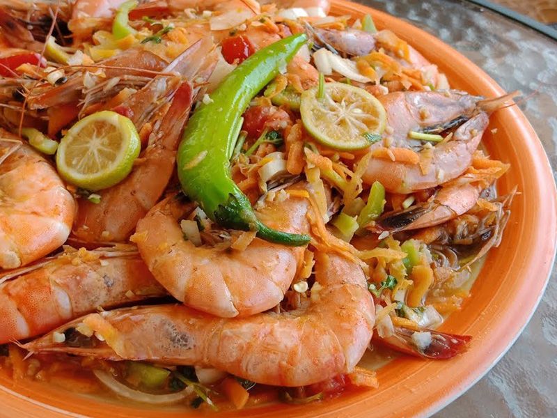 peeled shrimps
