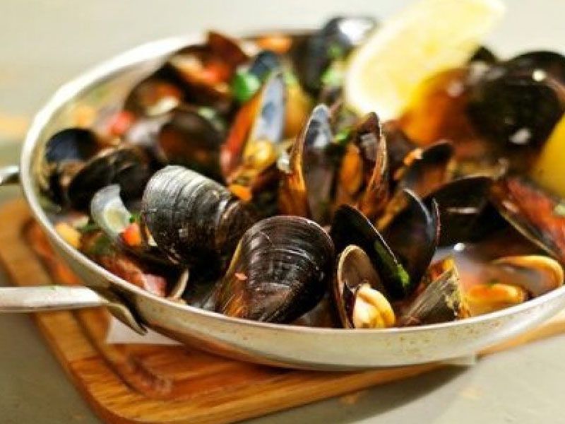 Boiled Clams With Soup