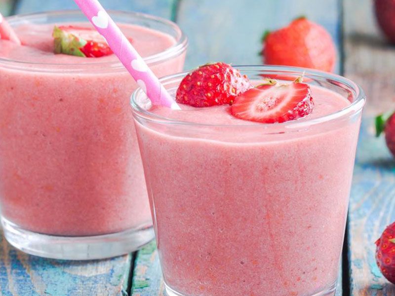 Guava With Strawberry And Tangerine Juice