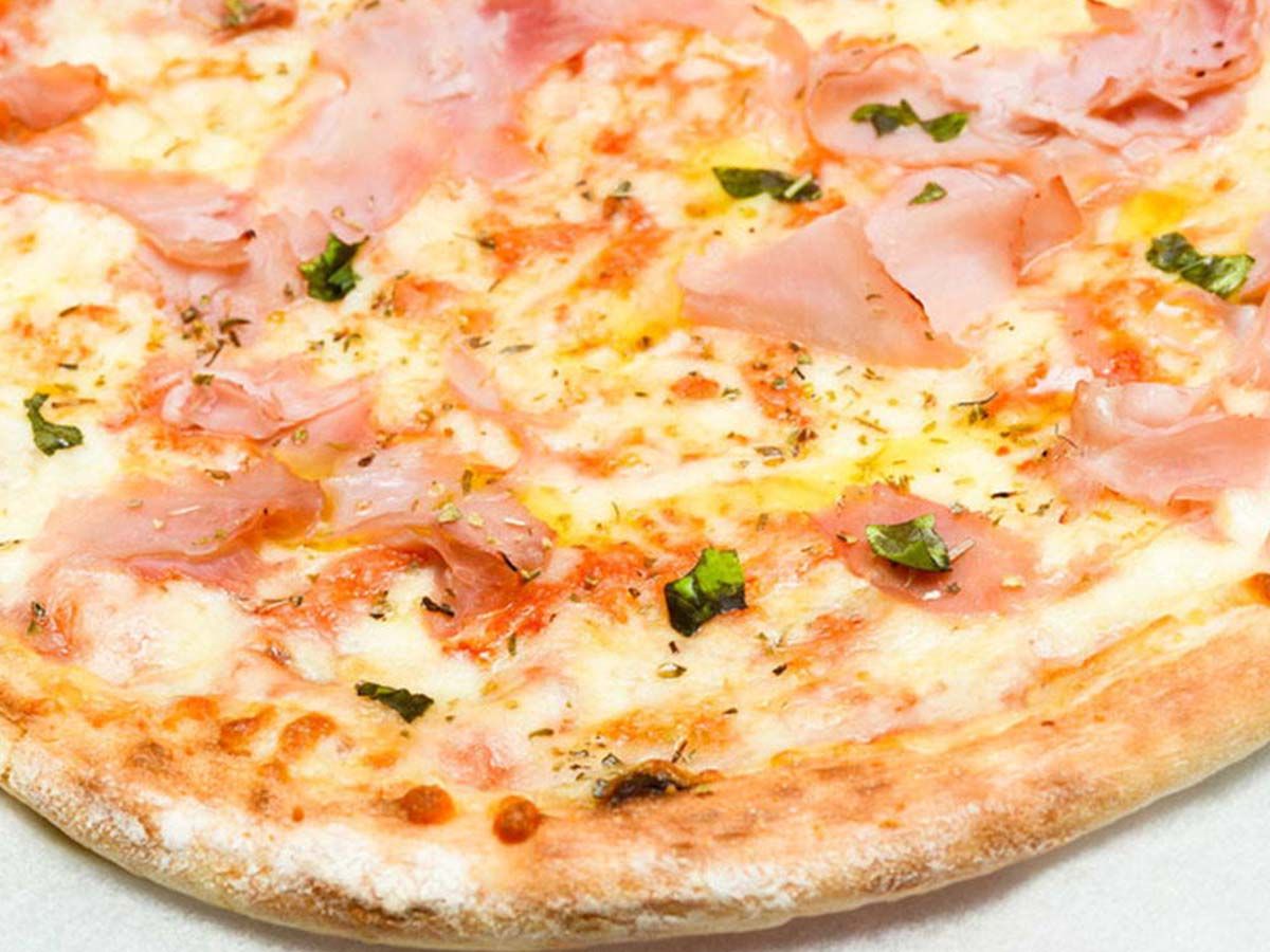Smoked turkey pizza