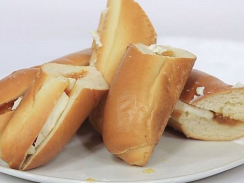 Halawa With Qeshta Sandwich