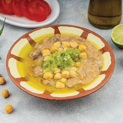 علبة فول مع حمص