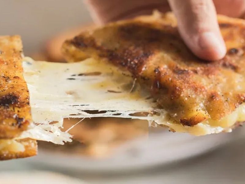 chicken with mozzarella Hawawshi