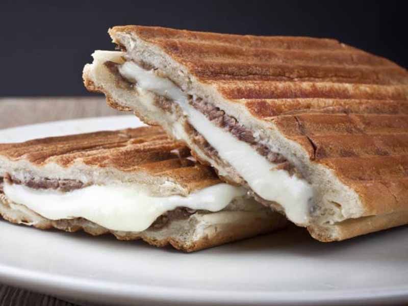 Meat And Cheddar Cheese Hawawshi