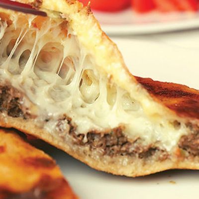 Sausages Hawawshi with Mozzarella