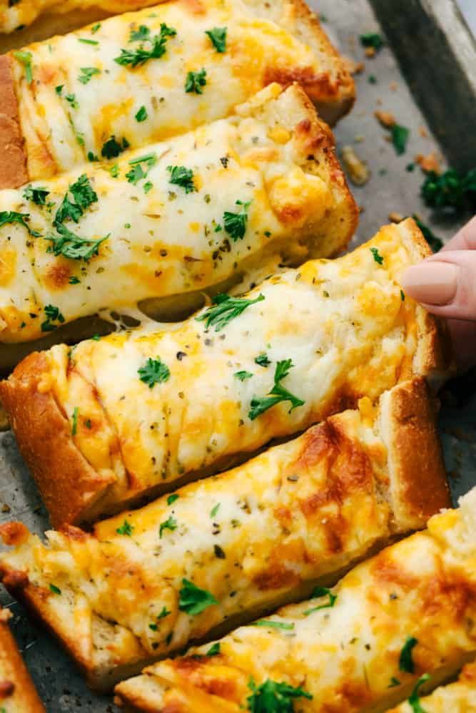 Garlic Bread With Mozzarella Cheese