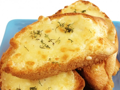 Garlic Bread And Mozzarella