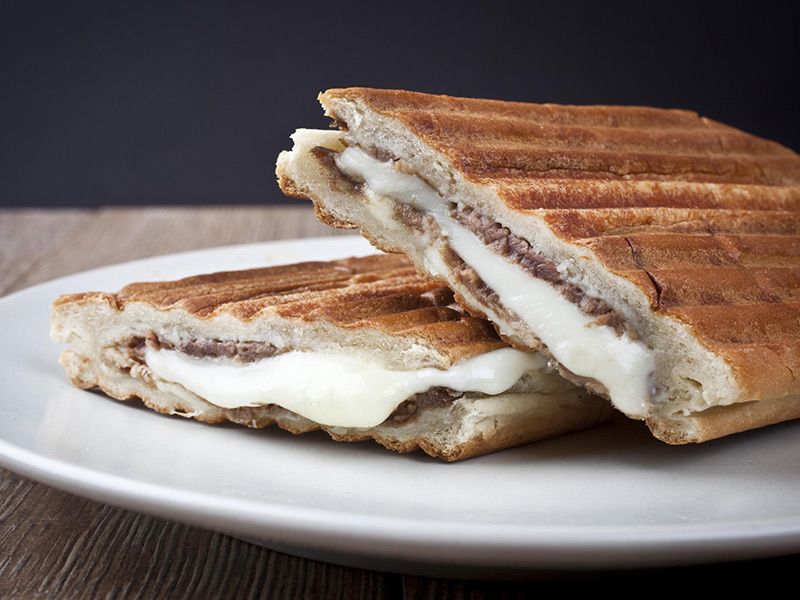 Hawawshi Loaf With Mozzarella Cheese