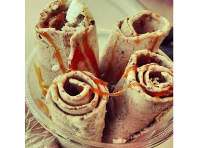 Ice Cream Roll With Caramel