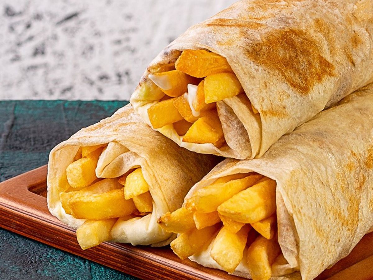 Fries Roll With Salad And Tahini