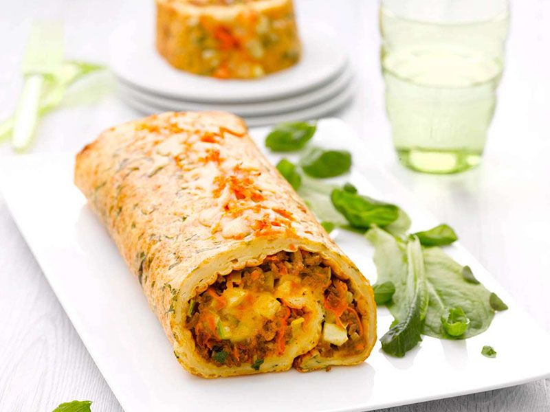 Vegetable Roll Pie With Special Ajen Sauce