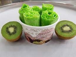 Kiwi Roll With Strawberry