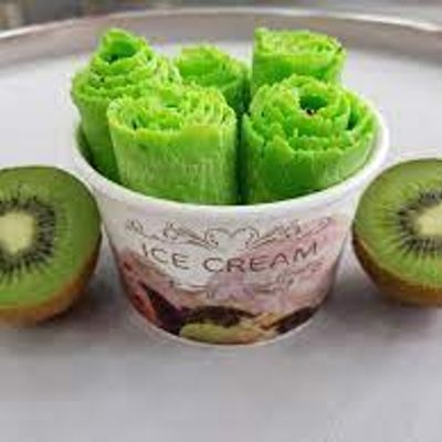Kiwi Roll With Strawberry