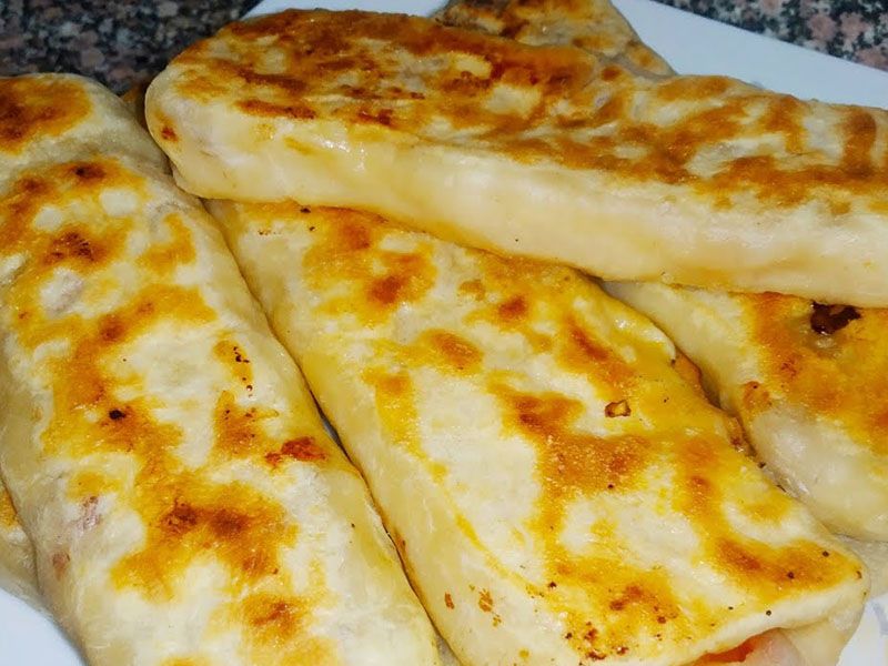 Mix Cheese Roll Pie With Special Ajen Sauce