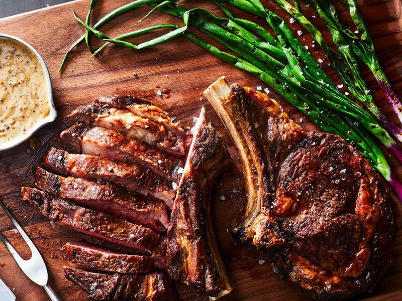 Rib Eye Steak With Pepper Sauce Platter