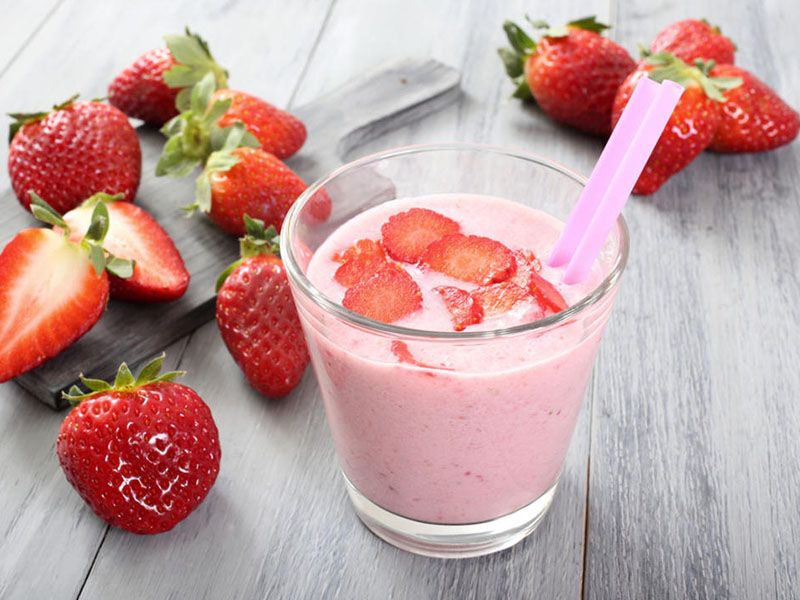 yogurt with strawberry