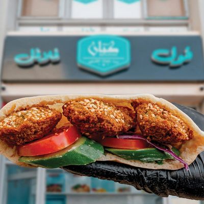 Amati falafel sandwich