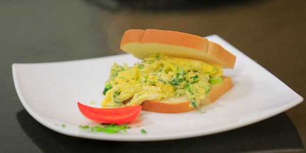 Omelette With Parsley Sandwich