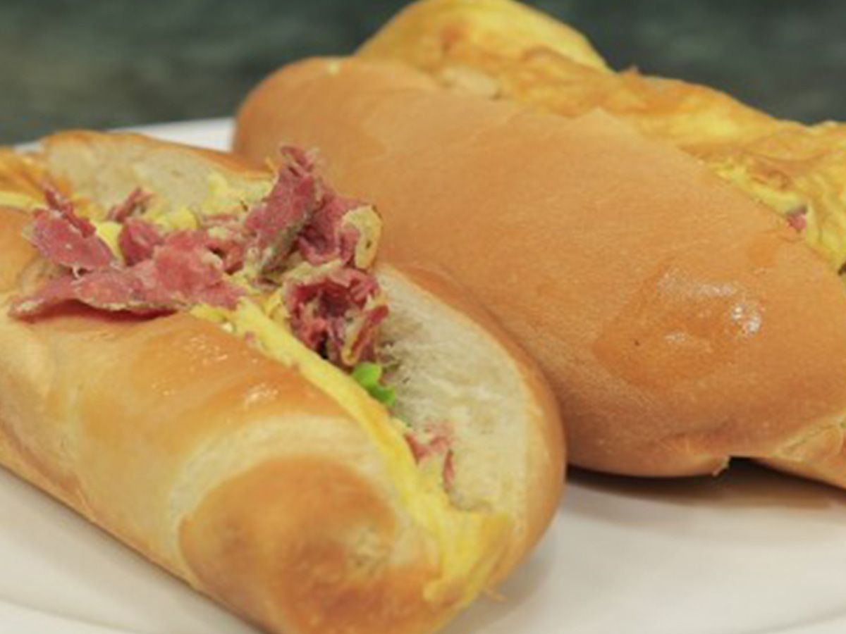 Egg with pastrami sandwich