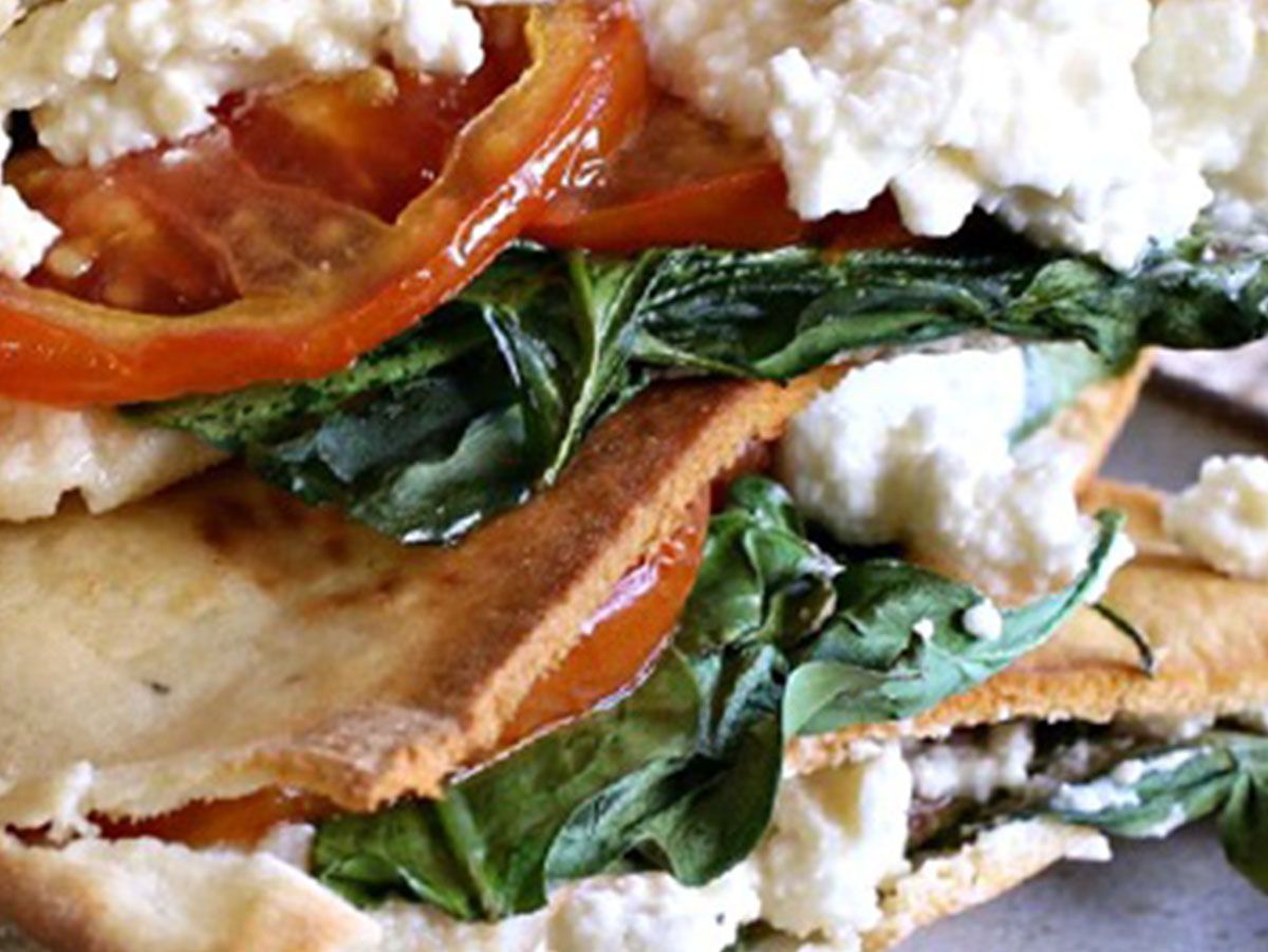 Egg sandwich with white cheese