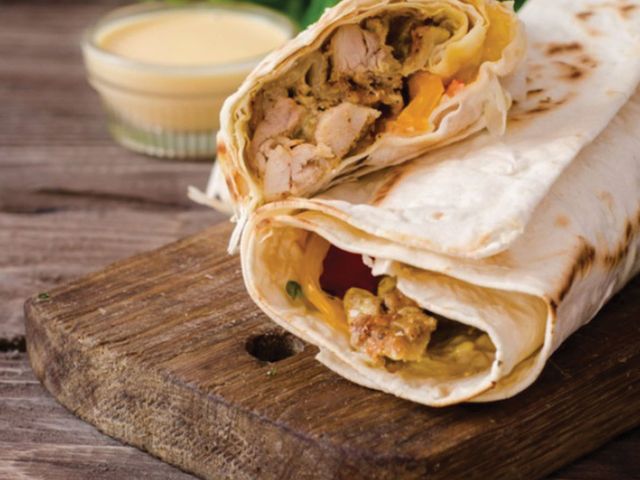 Shawerma Saroukh Syrian sandwich