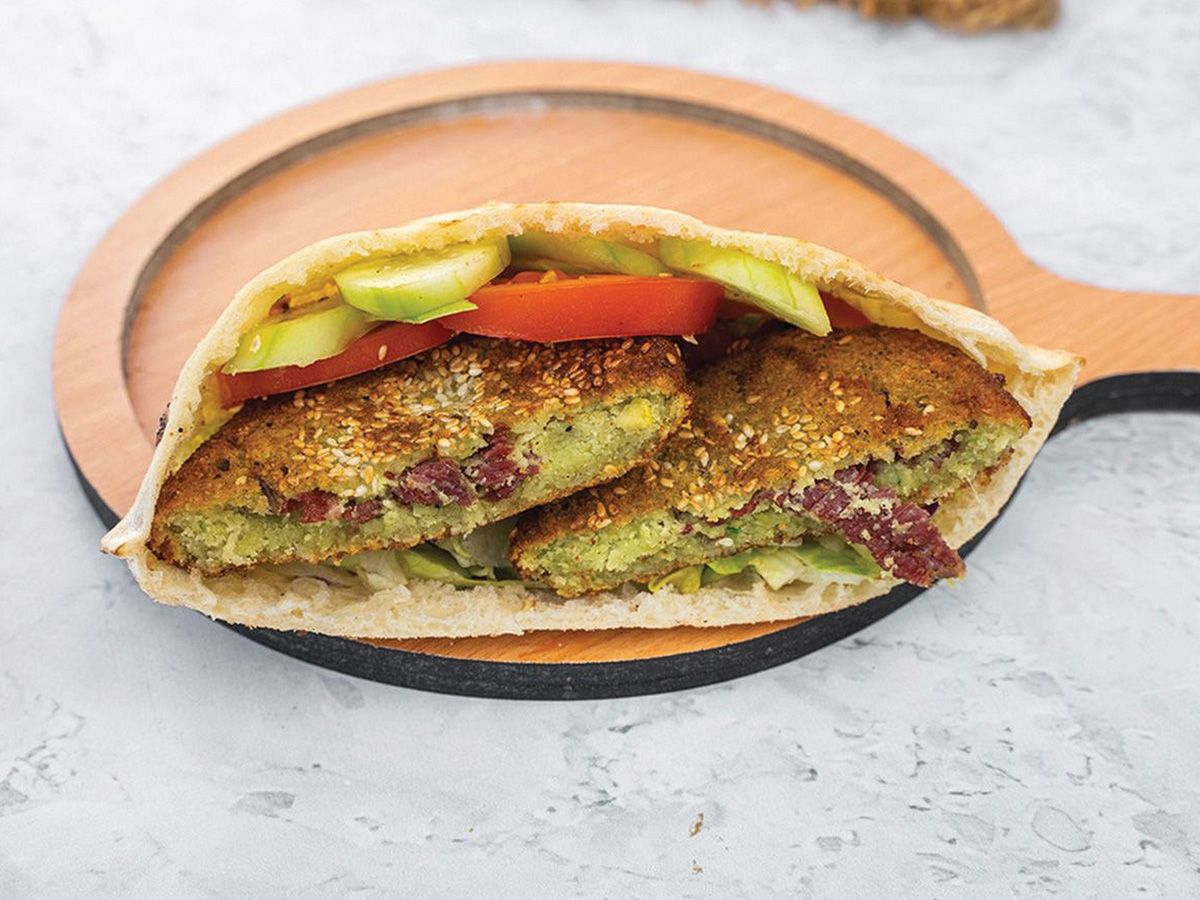 Sandwich Taamia with Pastrami